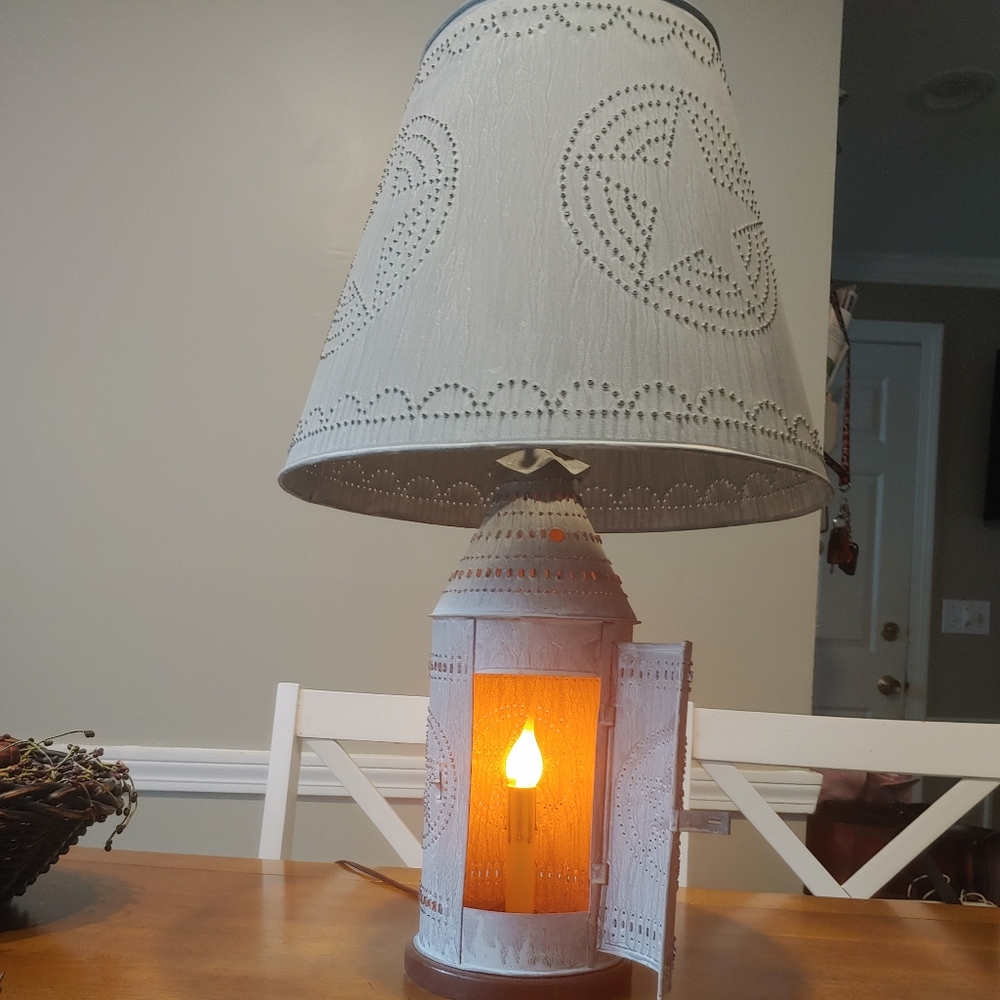 Country 3 way lamp